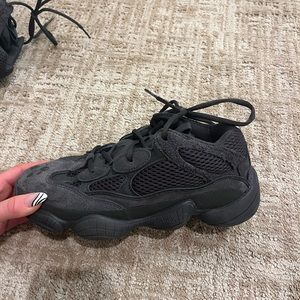 Utilty black yeezy 500